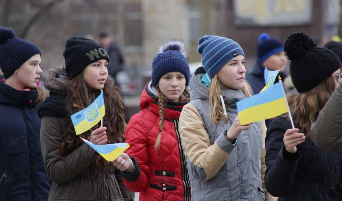 У Сєвєродонецьку школярі влаштували флешмоб до Дня української писемності та мови