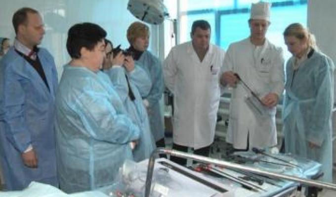 Представники Посольства Республіки Польща передали медичне устаткування  Рубіжанській центральній міській лікарні