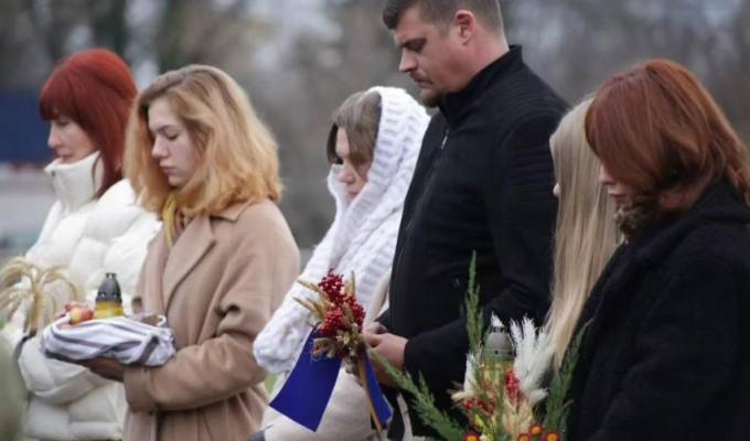 Вимирання цілих сімей. Пусті села. Мільйони закатованих.