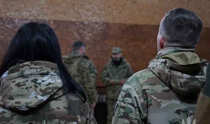 Олексій Смирнов вручив обласні відзнаки бійцям бригади територіальної оборони Луганщини