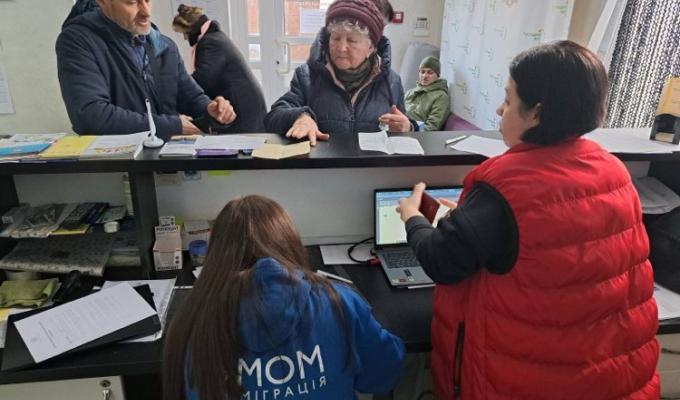 У Тернополі луганчани одержують матраци, кухонні та постільні набори