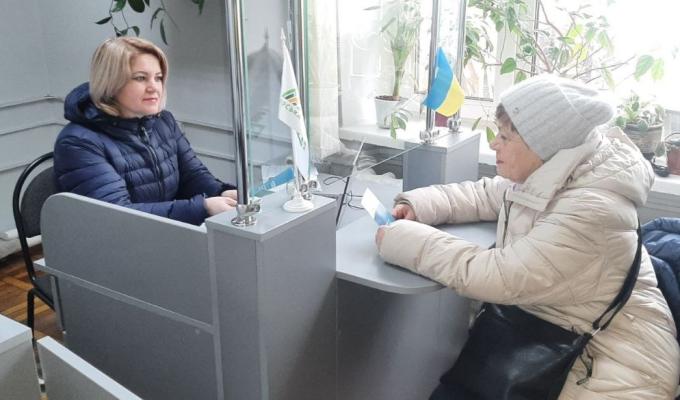 Протягом тижня більше 1,2 тисячі луганчан отримали допомогу в гуманітарних осередках Гірської громади