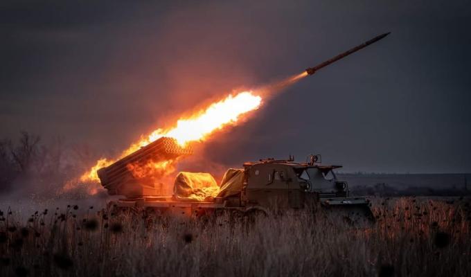 На під’їзді до Луганська автомобільні черги – перевіряють всіх чоловіків, у Довжанську росіяни збираються закрити травмпункт, жителі деокупованих сіл отримали пенсії