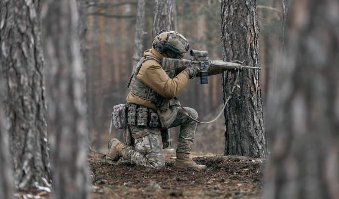 Окупаційна влада Луганщини віддає росіянам за безцінь найбільш перспективні шахти, поблизу Лутугиного затопило ще одне село, жителі Макіївки та Невського одержали ліки, продукти та хліб  