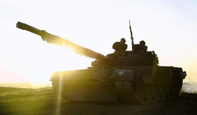 Із двох шахт Довжанська вивозять обладнання, у Сєвєродонецьку через нестачу населення штучно розширюють списки для голосування, жителі звільнених Макіївки та Греківки одержали засоби гігієни, ліки, продукти