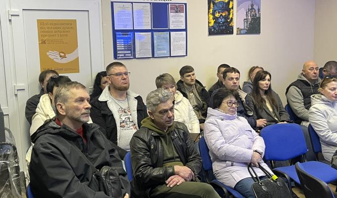 Ще троє наших ВПО в Ірпені виявили бажання стати демінерами