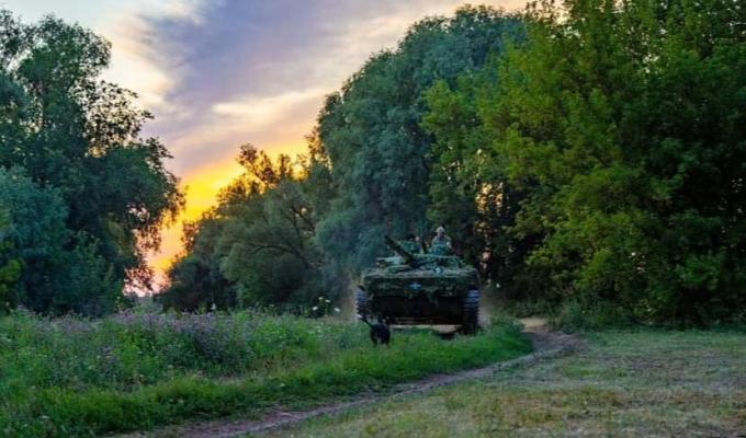 Відсьогодні в Лисичанську окупанти призупиняють рух автобусів – не вистачає пального, в захоплених 10 років тому містах Луганщини значні перебої з водопостачанням, Макіївку обстріляли некерованими авіаційними ракетами