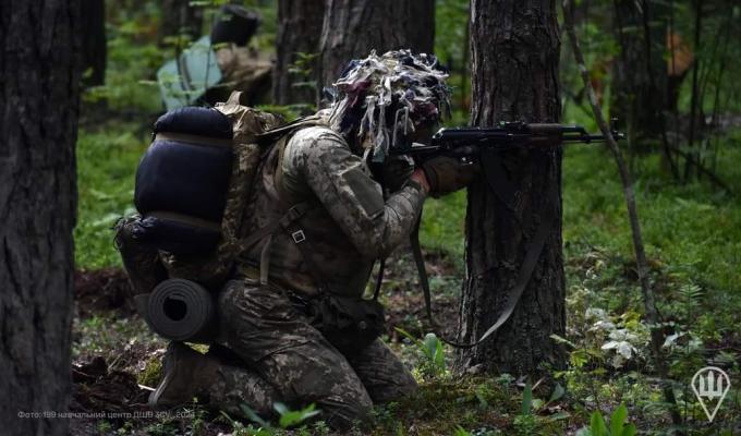 У Луганську окупанти почали архівувати власні злочини – збирають документи про бойовиків, викладач аграрного вишу «лнр» переміг жінок на першості росії з орання, ворог атакує за підтримки авіації