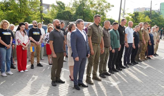 Артем Лисогор привітав луганчан із Днем Державного Прапора України