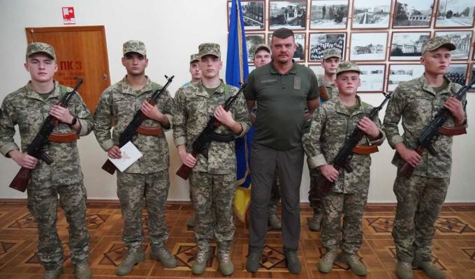 П’ятеро випускників Луганського обласного ліцею з посиленою військово-фізичною підготовкою стали курсантами кафедри військової підготовки спеціалістів Держспецтрансслужби