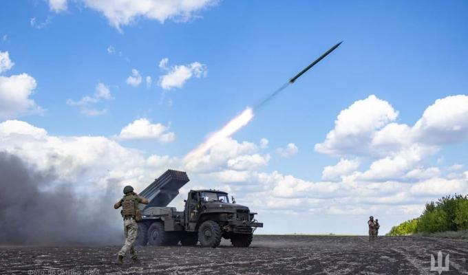 Навколо Сєвєродонецька знов палає ліс – вигоріло понад 80 будинків у Щедрищевому, курси молодого бійця протягом місяця проходили в рф школярі з Біловодська, Макіївку росіяни обстріляли з реактивної артилерії