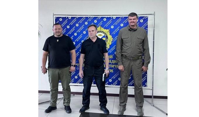 Артем Лисогор: обладнання, яке допоможе розслідуванню воєнних злочинів рф, передали обласному науково-дослідному експертно-криміналістичному центру