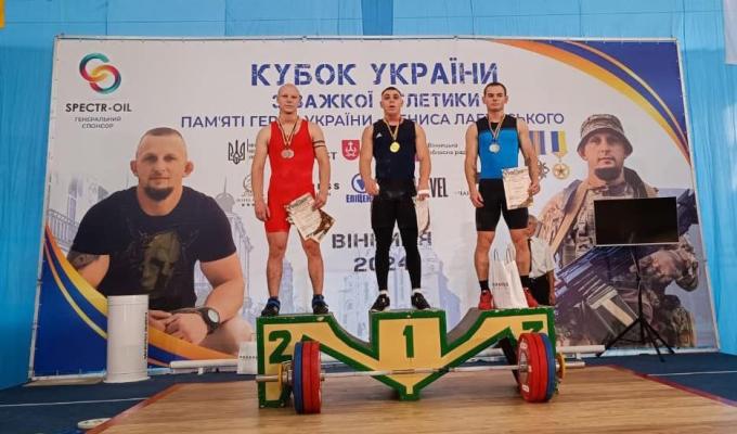 Вісім нагород вибороли наші важкоатлети на кубку України