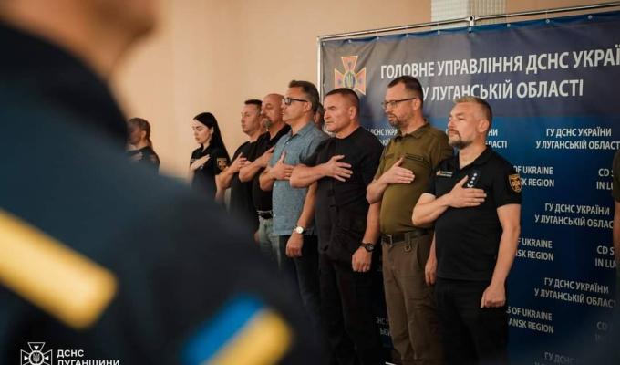 Олексій Смирнов привітав луганських рятувальників з професійним святом