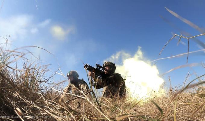 У Сіверськодонецьку нестача вузькопрофільних лікарів, Лисичанськ увійшов у жовтень без води, понад 60 ракет спрямували окупанти по Серебрянському лісу