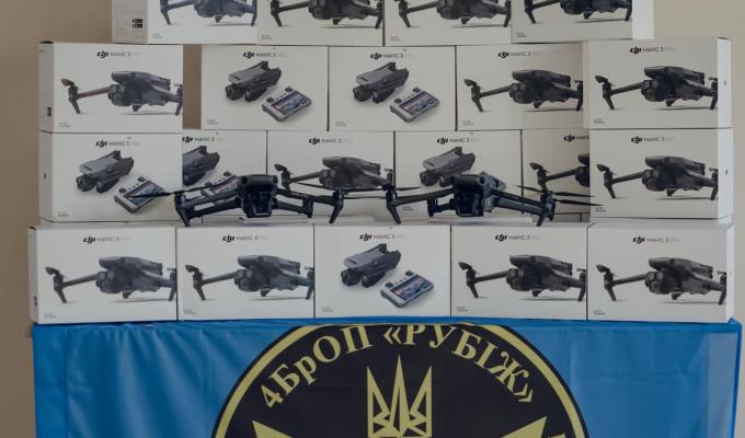 Артем Лисогор: 31 квадрокоптер передали нацгвардійцям, що боронять Луганщину