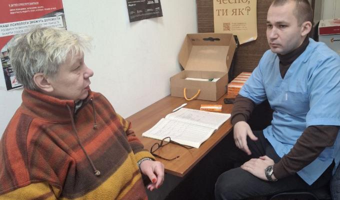 Жителі області, які знайшли прихисток на Прикарпатті, можуть отримати медичну допомогу від лікарів комунальних установ Луганщини 