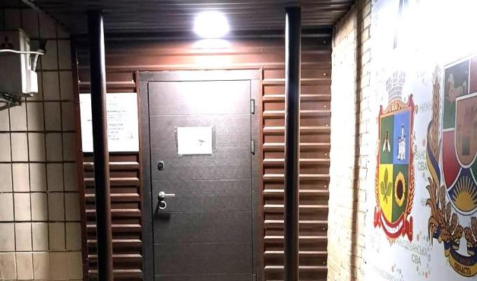 У Нижньодуванському хабі в Києві триває видача допомоги від благодійників