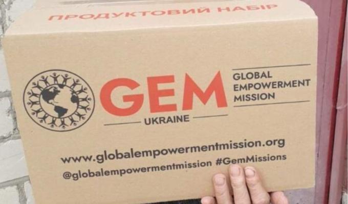 У хабі Лозно-Олександрівської громади триває видача допомоги від благодійників