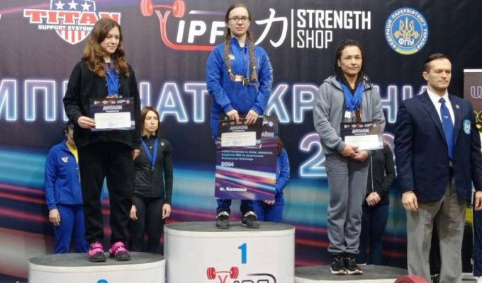 Спортсменка з Попасної перемогла на чемпіонаті України з класичного пауерліфтингу