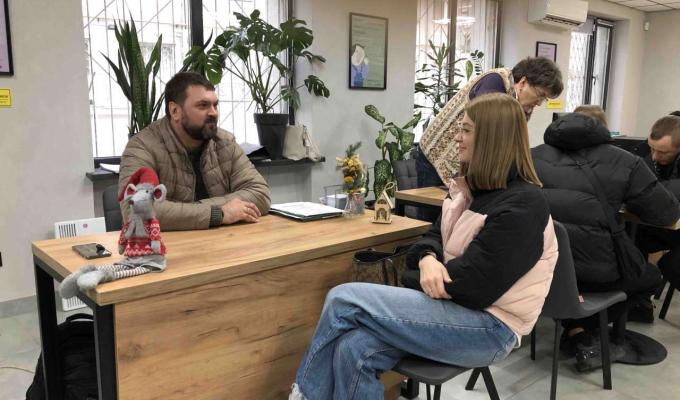 Підтримка ВПО з Луганщини: первинна правова допомога та консультації у Рівному