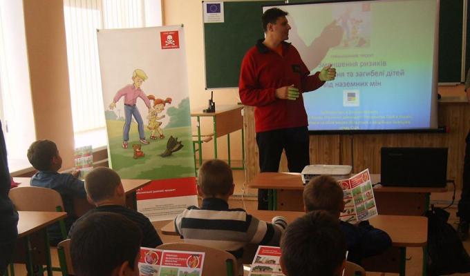 На Луганщині успішно реалізовано гуманітарний проект з інформування дітей про мінну небезпеку