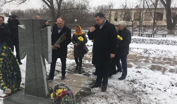 І мертвим, і живим! – на Луганщині шанують військовослужбовців Львівщини 