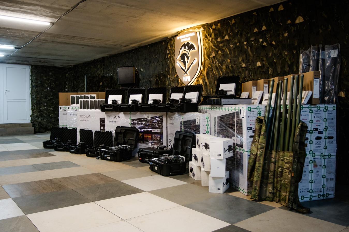 Нацгвардійцям із 18-ої бригади луганчани передали допомогу на п’ять мільйонів гривень