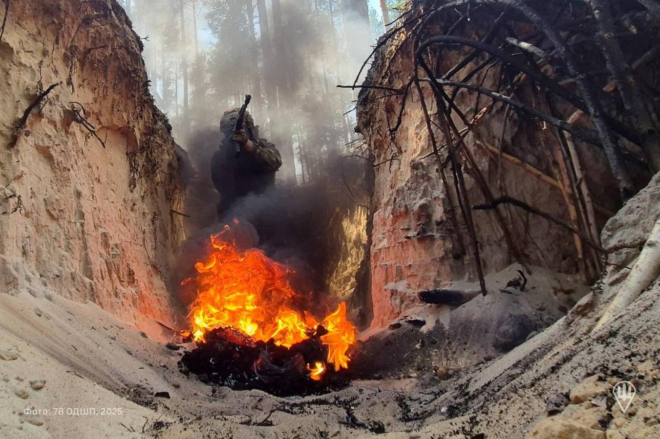 У навчальних закладах Лутугиного російські силовики привчають дітей бути заручниками, за відсутності зв’язку – у Сіверськодонецьку все частіше користуються раціями, противник штурмував біля Греківки та Надії