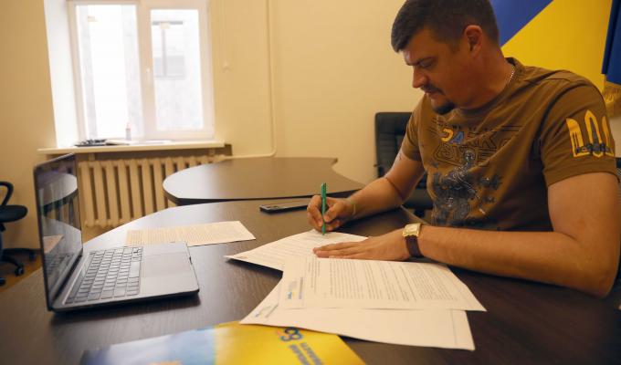 Луганська обласна державна адміністрація першою в Україні підписала Меморандум про участь у ІІ міжнародній виставці-конференції «ReBuild Ukraine», яка проходитиме 14-15 листопада 2023 року у Варшаві