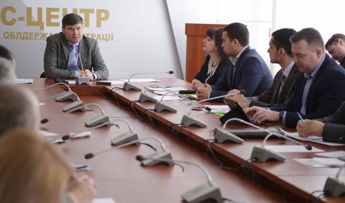 Шляхи відновлення та розбудови миру на Луганщині обговорили в облдержадміністрації