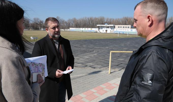 «Все, що запланували – зробимо», – Сергій Гайдай особисто контролює ремонтні роботи на інфраструктурних об’єктах