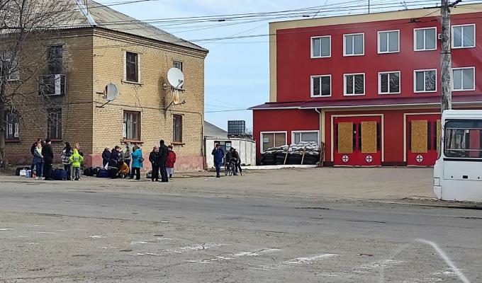 Майже 200 людей евакуйовані з Лисичанська, Сєвєродонецька і Кремінної, патрульні перевіряють віддалені бомбосховища, – Сергій Гайдай