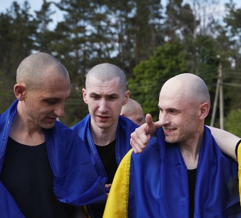 Вчителька з Новоайдарщини упізнала колишніх учнів – із полону повернулися ще два військових з Луганщини