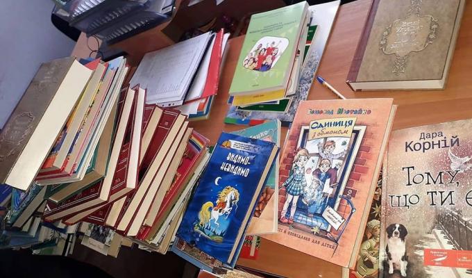 Для дітей Попаснянського району передано майже 200 примірників українських книг