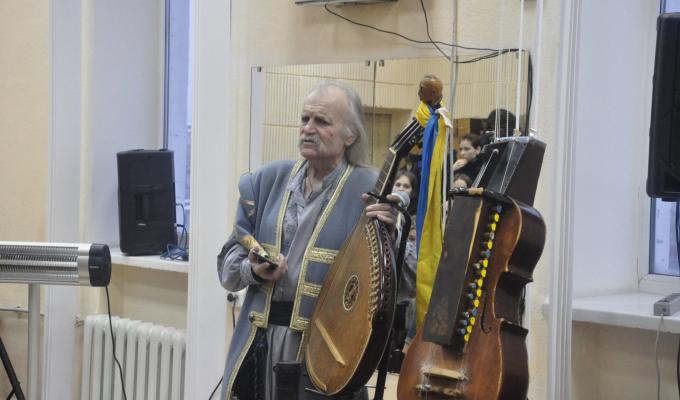 Для жителів та військовослужбовців Луганщини виступить Народний артист України Василь Нечепа