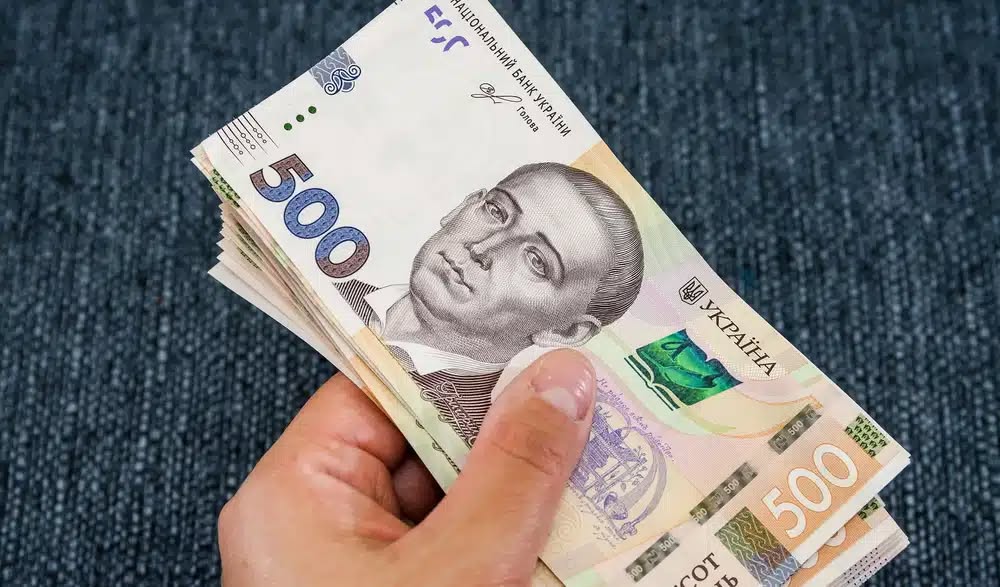 У Білокуракинській громаді надали матеріальну допомогу родинам Захисників та ВПО