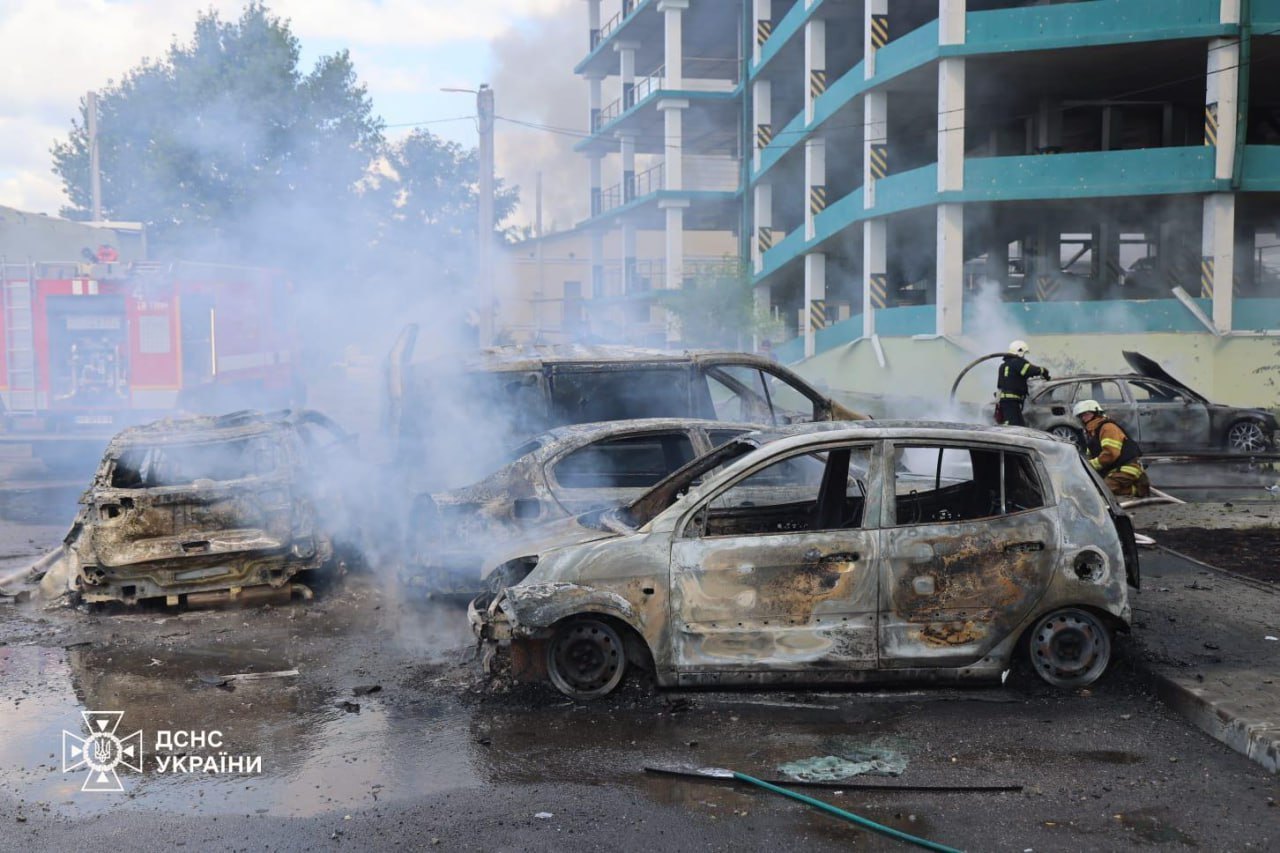 Бити по мирних, тримати їх у страху – істинна стратегія росії, - Олексій Харченко