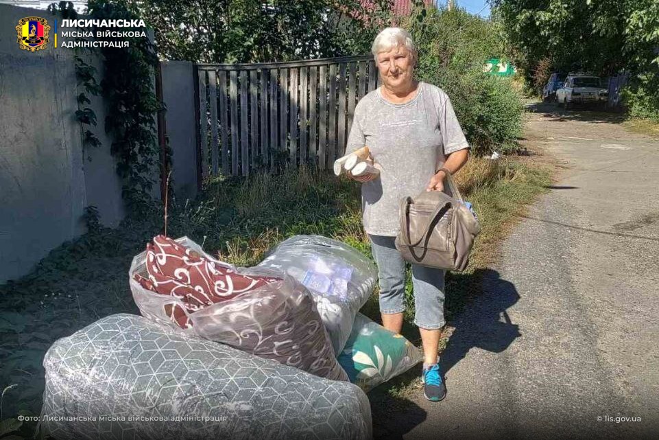 Цьогоріч Лисичанська МВА надіслала поштою понад п’ять тисяч гуманітарних наборів