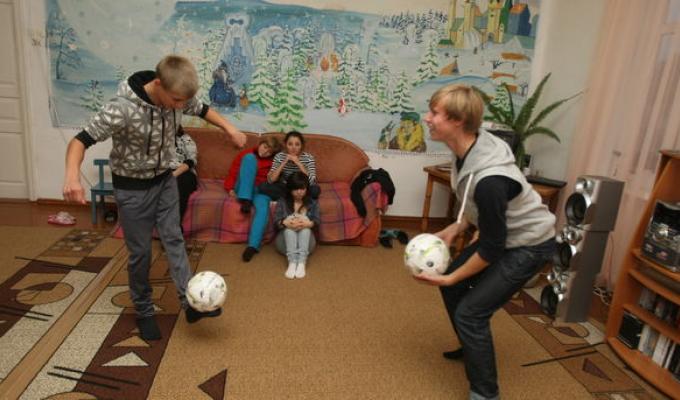 В Україні замість інтернатів для сиріт з'являться сімейні будинки