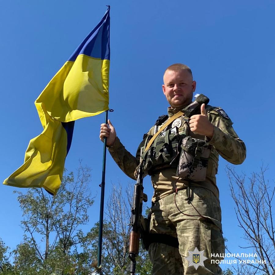 Служба в зоні бойових дій, порятунок побратима під ворожим вогнем,  допомога людям: історія поліцейського з Луганщини Олега Подгорного