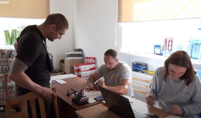 Кремінська та Щастинська громади надають допомогу переселенцям на базі координаційного центру підтримки ВПО з Луганської області у місті Луць