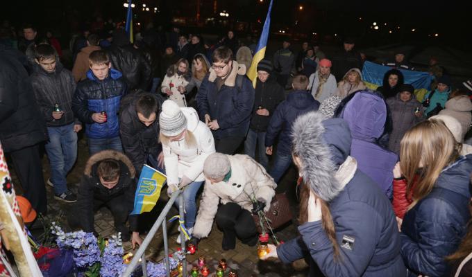 Луганщина запалила свічки до Дня Пам’яті Героїв Небесної Сотні 