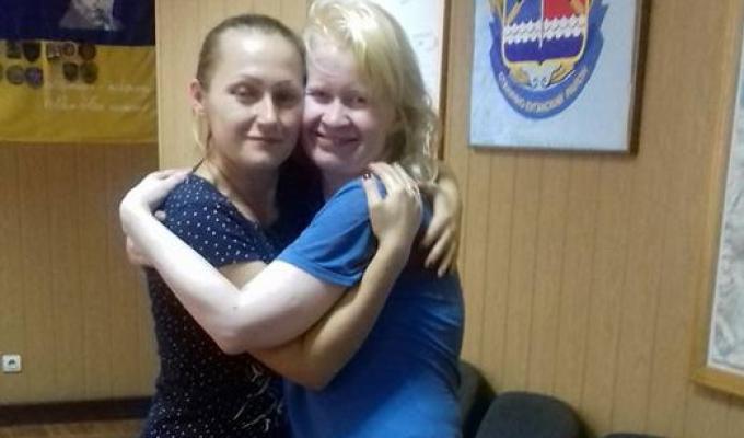 Під тиском громадськості звільнена жінка-інвалід, викрадена терористами