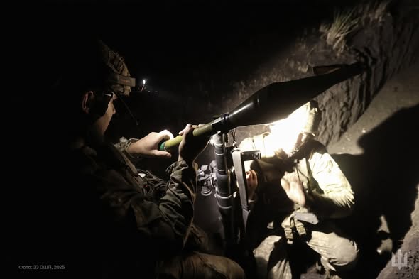 Із 1 січня росія заблокує видані раніше банком «лнр» картки – на заміну дали місяць, Сіверськодонецьку і Кремінній найменша увага – там прийомні ватажка «лнр» працюватимуть лише раз на місяць, ворог намагався просунутися біля Греківки та збоку Твердохлібового