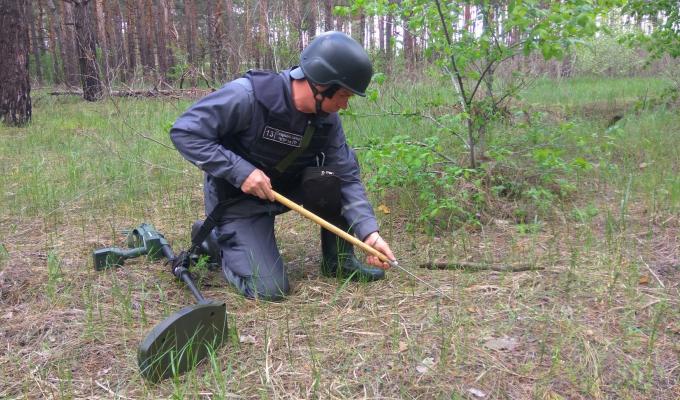 Піротехніками обстежено 6 гектарів місцевості області 