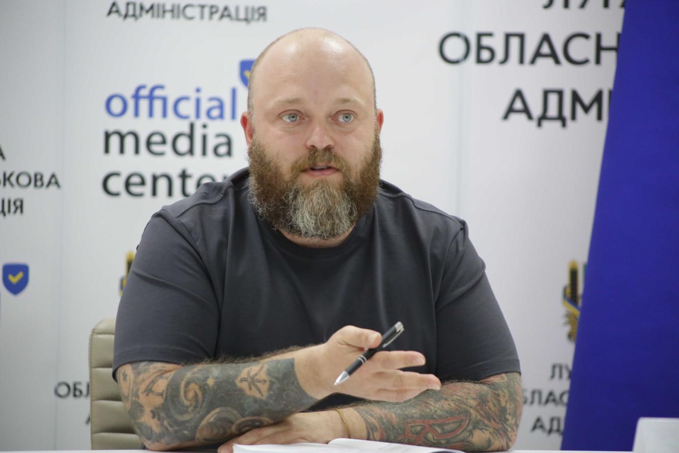 Вирішення проблем ветеранів, компенсація за зруйноване майно, зустрічі із ВПО в різних регіонах, – Олексій Харченко відповів на запитання луганських журналістів