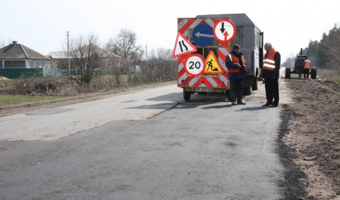 Ремонтуються автошляхи з інтенсивним й навантаженим рухом