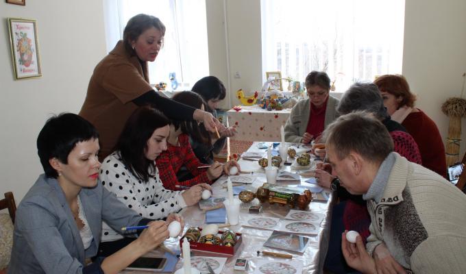  У Сєвєродонецьку пройшов майстер-клас з писанкарства