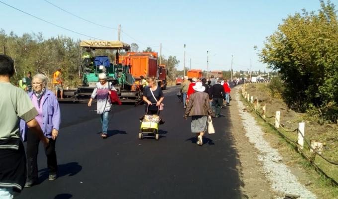 У Станиці Луганській триває відновлення мосту